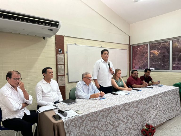 Fórum Cearense de Comitês de Bacias Hidrográficas debate gestão dos recursos hídricos em encontro itinerante na Praia do Preá